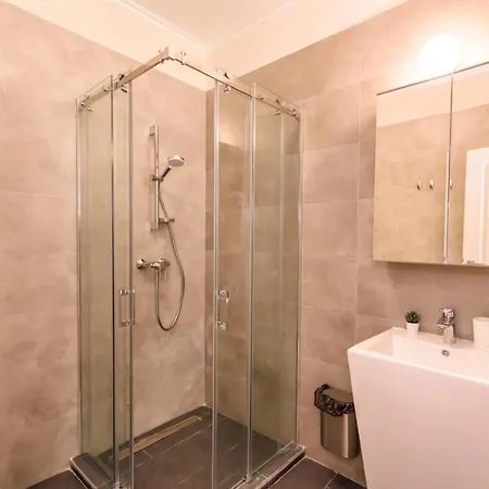 Aquarium Penthouse 6 شقة *
