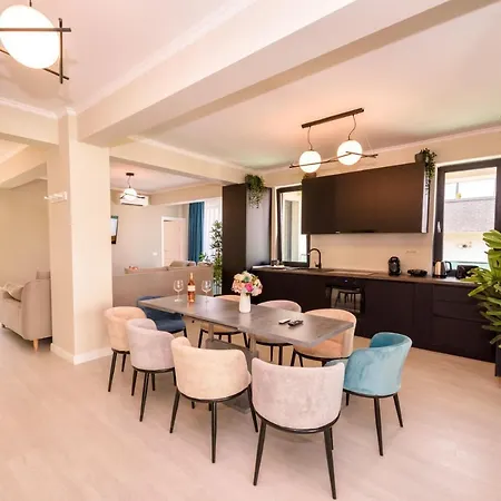 Aquarium Penthouse 6 *